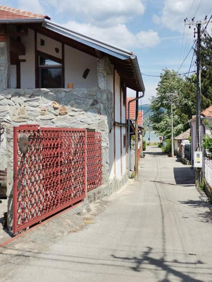 Apartmani Pinkum Veliko Gradište Exteriör bild